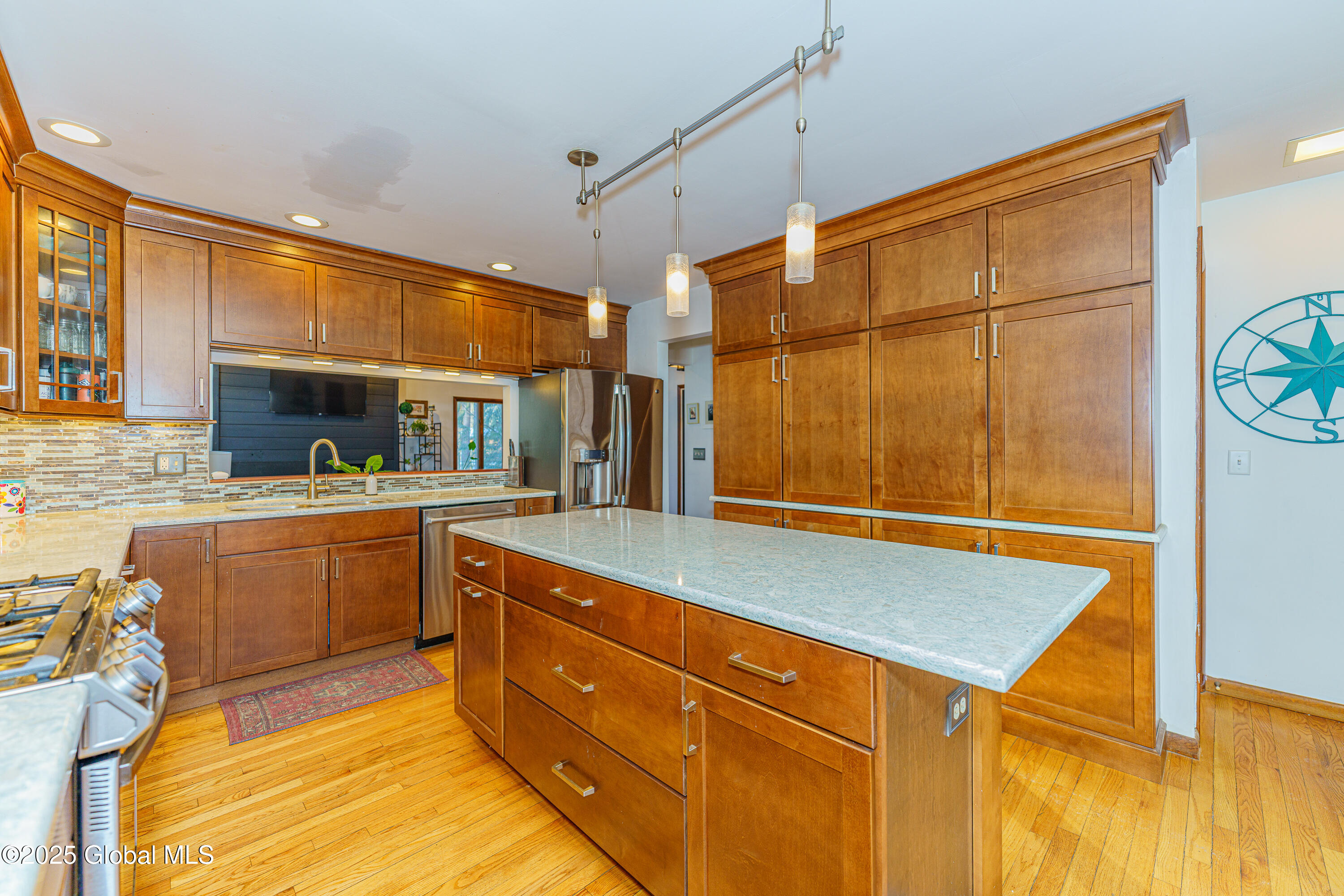 26 Stonegate Road Ballston Lake, NY 12019 - Photo 13 of 38 3 Kitchen 1