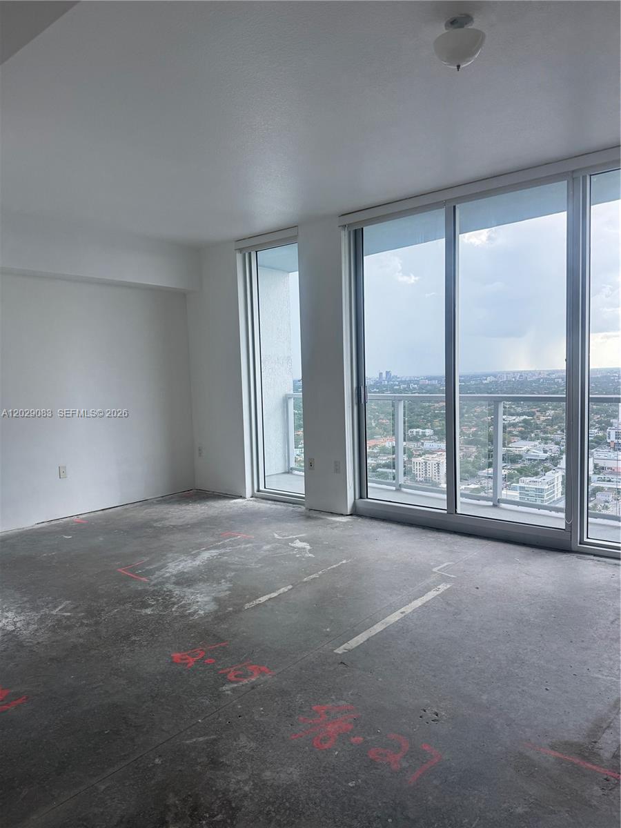 185 Southwest 7th Street, Unit 3900 Miami, FL 33130 - Photo 1 of 14