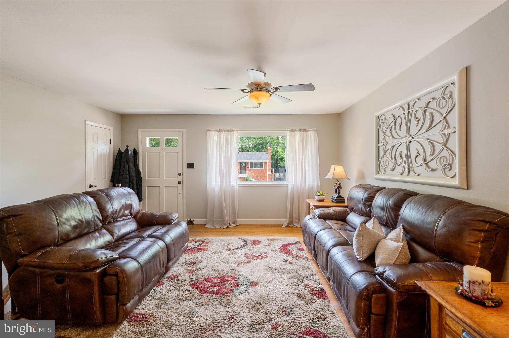 13134 Haddock Road Woodbridge, VA 22193 - Photo 3 of 55 Gallery Image 3