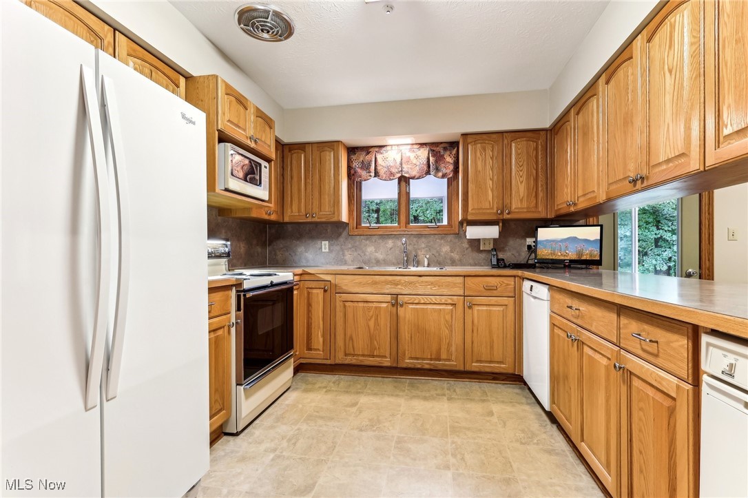 559 Houghton Road Northfield, OH 44067 - Photo 18 of 37