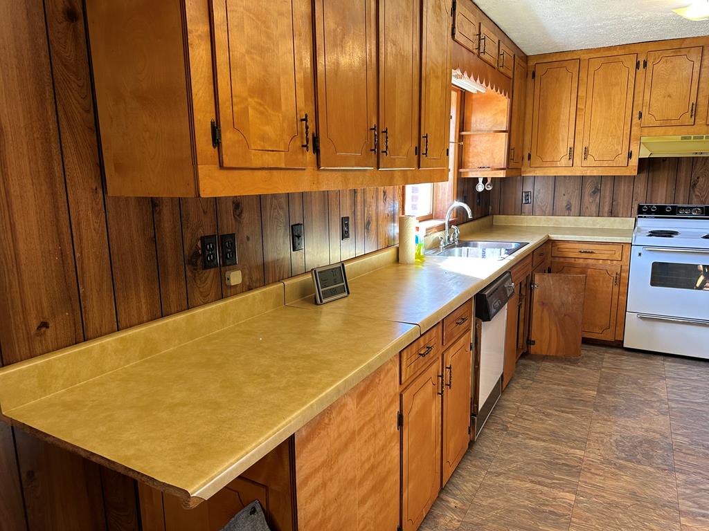 1007 Silver Leaf Road Dugspur, VA 24325 - Photo 30 of 65 Gallery Image 30