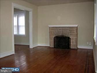 121 Ridley Drive Wallingford, PA 19086 - Photo 6 of 7 Living Room