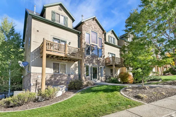 $585,000 | 3521 North Fox Run Drive, Unit 803, Eden, UT 84310