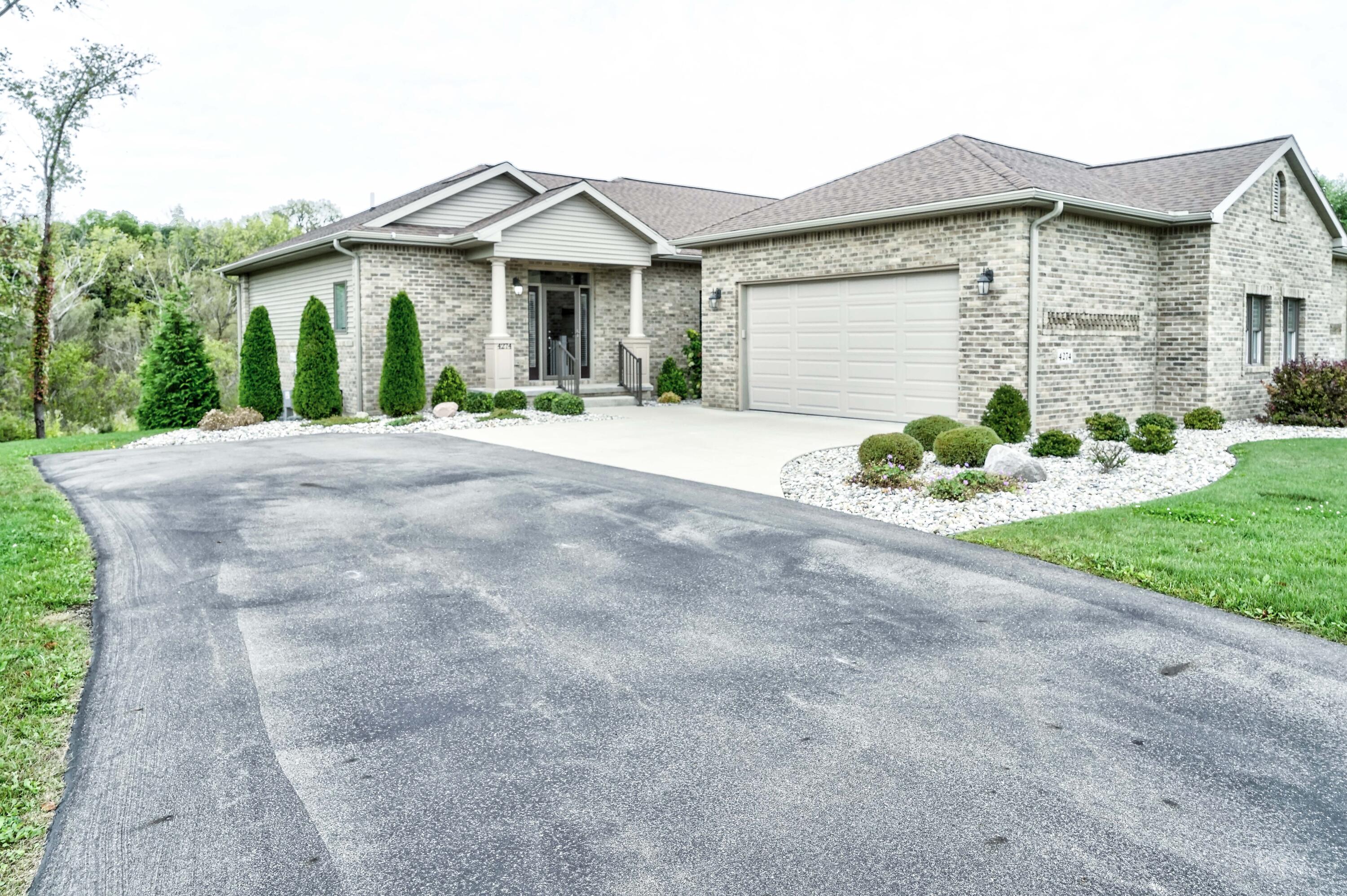 4274 Evergreen Road, Unit 14 Adrian, MI 49221 - Photo 6 of 54 06