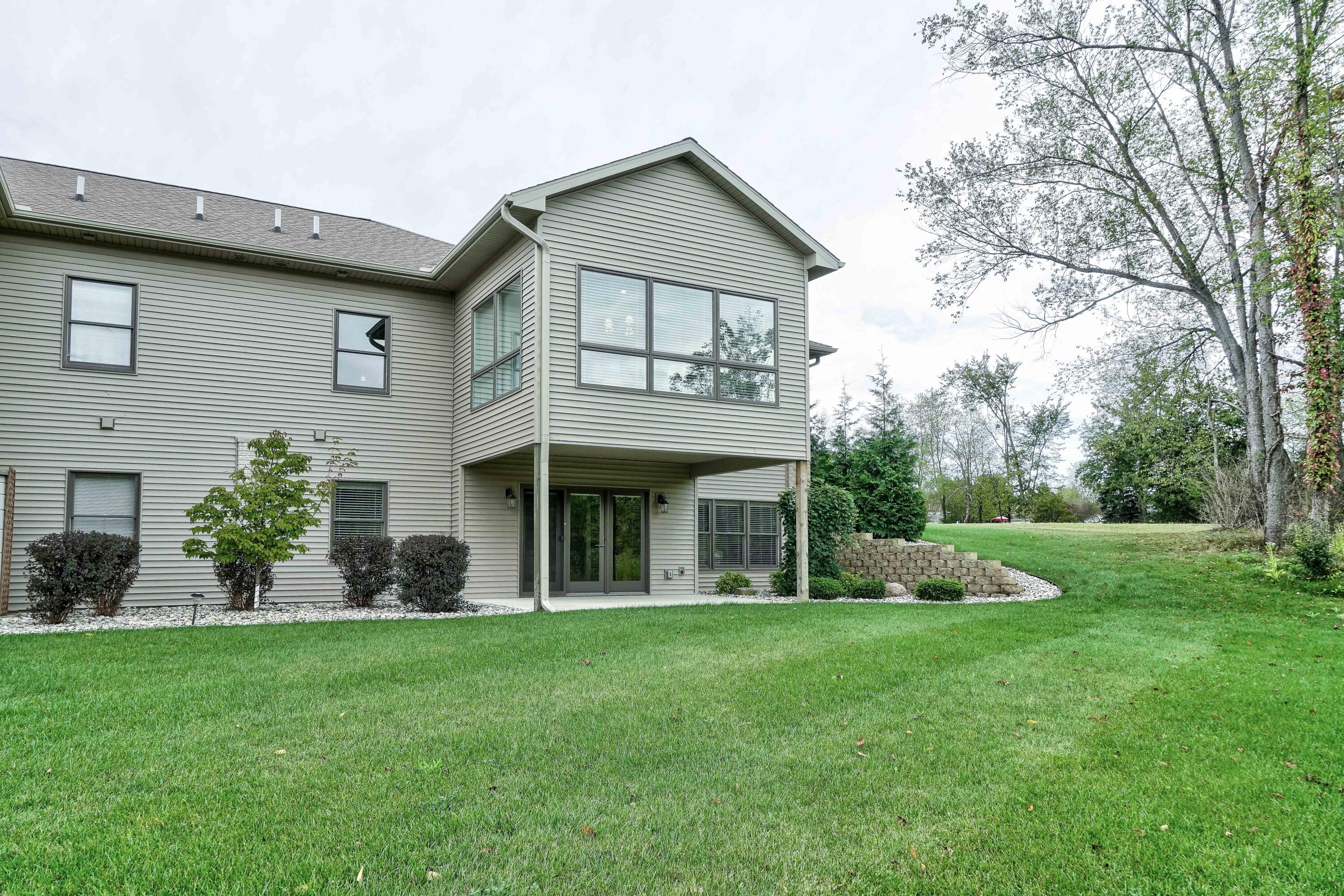 4274 Evergreen Road, Unit 14 Adrian, MI 49221 - Photo 10 of 54 11