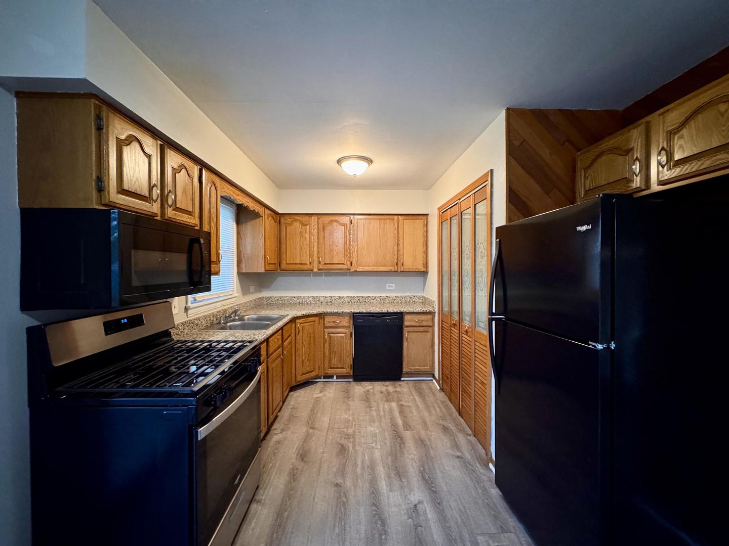 19048 Sherman Street Lansing, IL 60438 - Photo 5 of 24