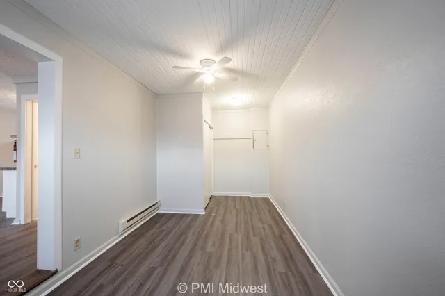 $799 | 2142 West US Highway 40, Unit 8, Greenfield, IN 46140