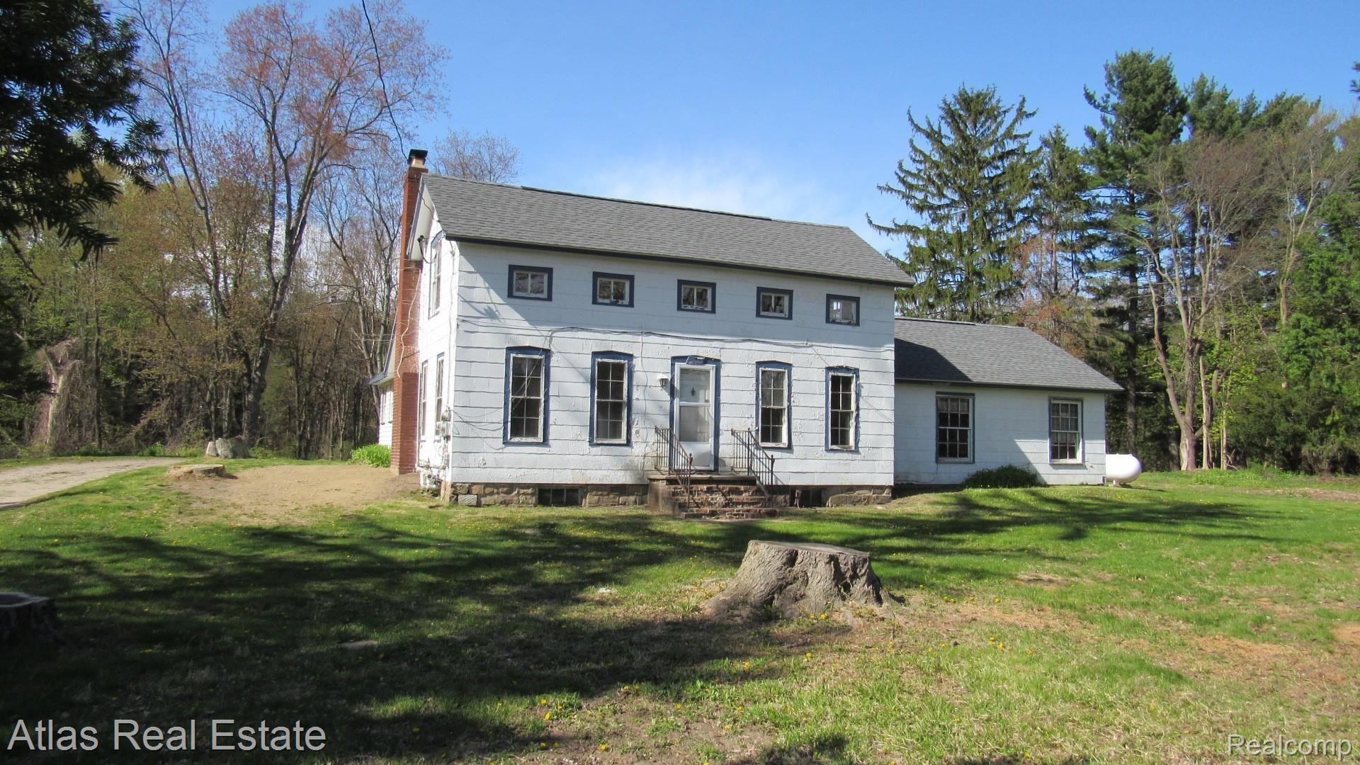6050 Tripp Road Holly, MI 48442 - Photo 2 of 21 IMG_2265.JPG