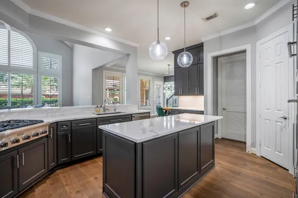 $1,115,000 | 6 Laxey Glen Drive, Spring, TX 77379
