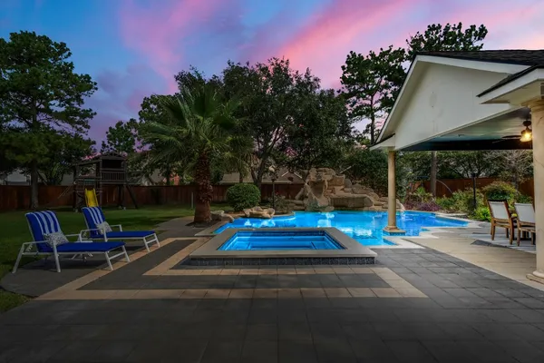 $1,115,000 | 6 Laxey Glen Drive, Spring, TX 77379
