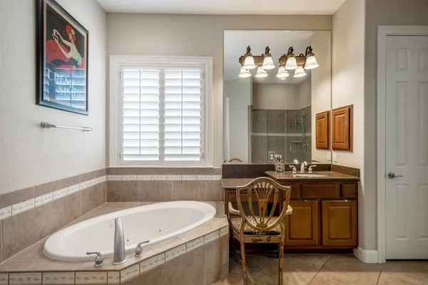 $1,115,000 | 6 Laxey Glen Drive, Spring, TX 77379