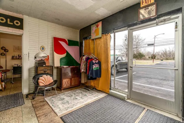 $385,000 | 828 East Main Street, Carbondale, IL 62901