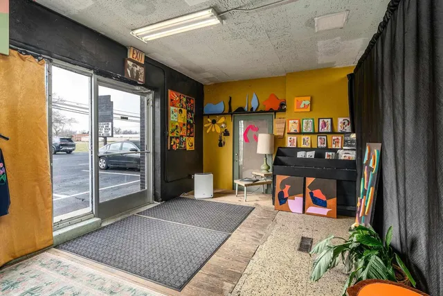 $385,000 | 828 East Main Street, Carbondale, IL 62901