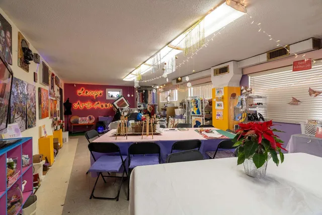 $385,000 | 828 East Main Street, Carbondale, IL 62901