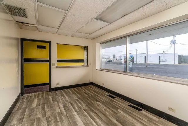 $385,000 | 828 East Main Street, Carbondale, IL 62901