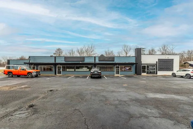 $385,000 | 828 East Main Street, Carbondale, IL 62901