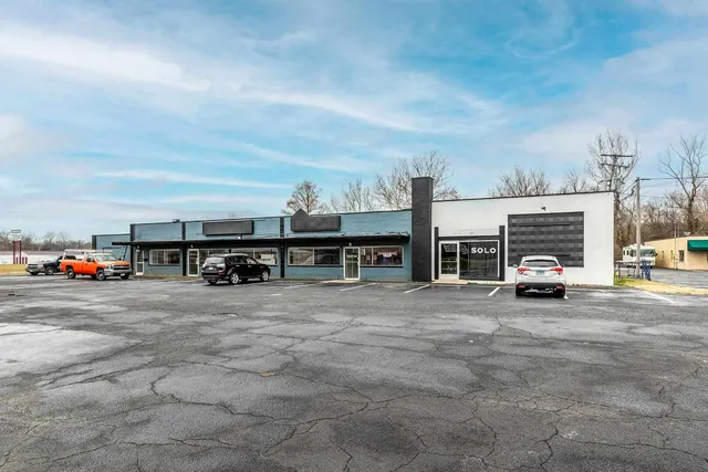 $385,000 | 828 East Main Street, Carbondale, IL 62901