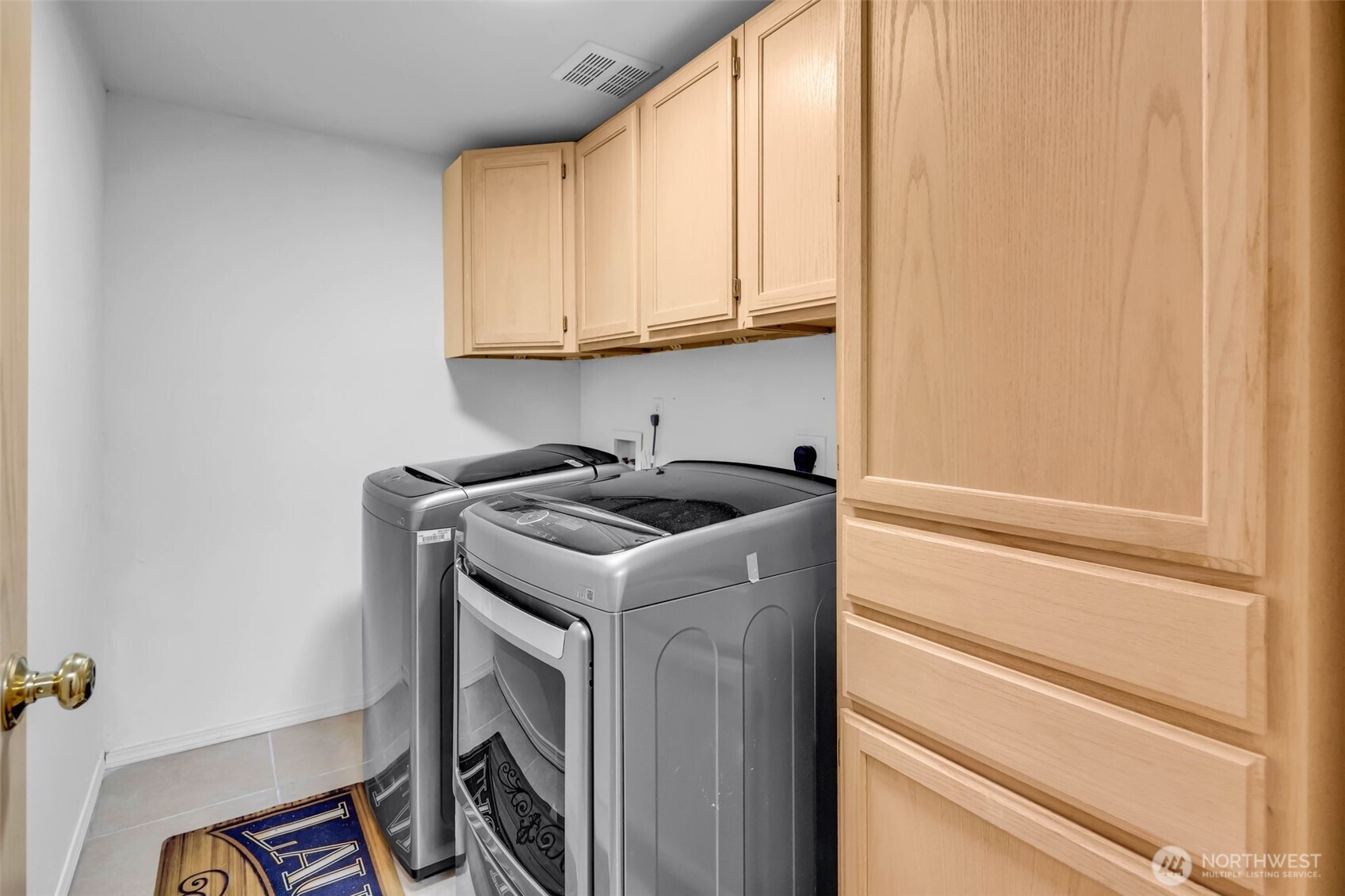 12830 Southeast 299th Street Auburn, WA 98092 - Photo 6 of 30 a utility room with dryer and washer