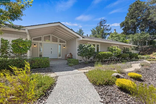$2,150,000 | 11 Breck Court, Moraga, CA 94556