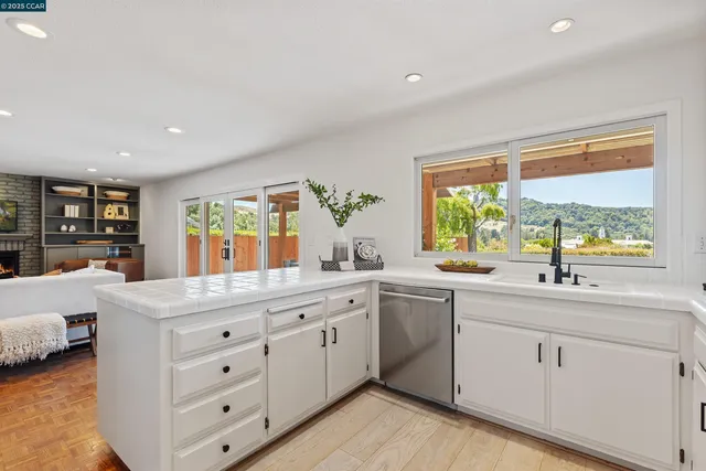 $2,150,000 | 11 Breck Court, Moraga, CA 94556