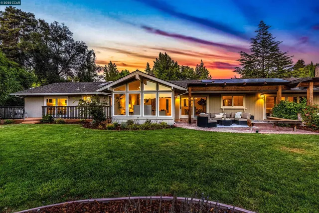 $2,150,000 | 11 Breck Court, Moraga, CA 94556