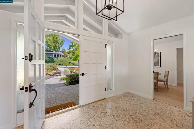 $2,150,000 | 11 Breck Court, Moraga, CA 94556