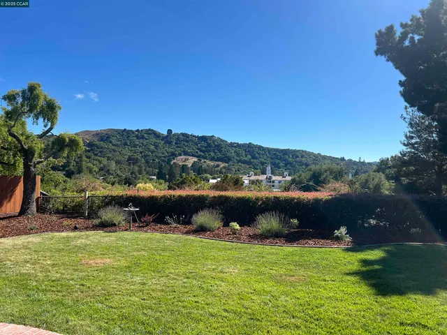 $2,150,000 | 11 Breck Court, Moraga, CA 94556