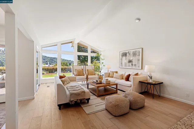 $2,150,000 | 11 Breck Court, Moraga, CA 94556