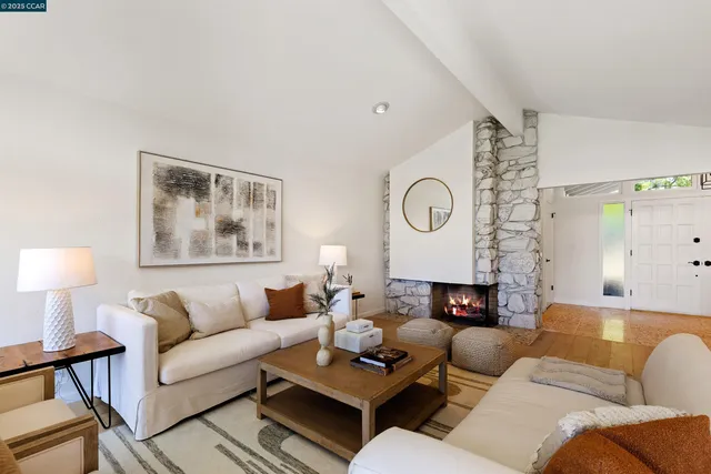 $2,150,000 | 11 Breck Court, Moraga, CA 94556