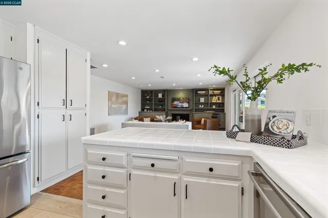 $2,150,000 | 11 Breck Court, Moraga, CA 94556