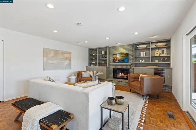 $2,150,000 | 11 Breck Court, Moraga, CA 94556