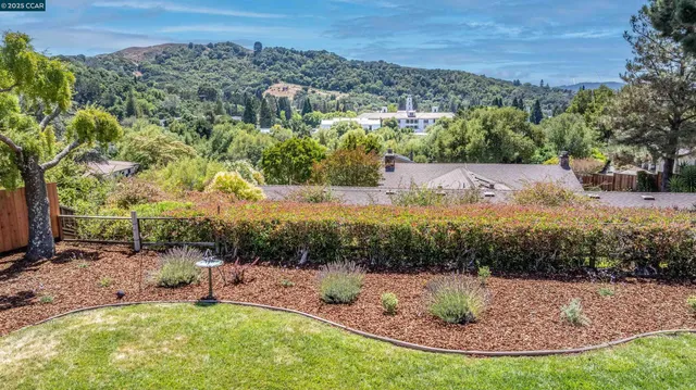 $2,150,000 | 11 Breck Court, Moraga, CA 94556