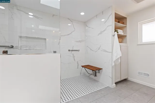 $2,150,000 | 11 Breck Court, Moraga, CA 94556