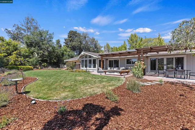 $2,150,000 | 11 Breck Court, Moraga, CA 94556