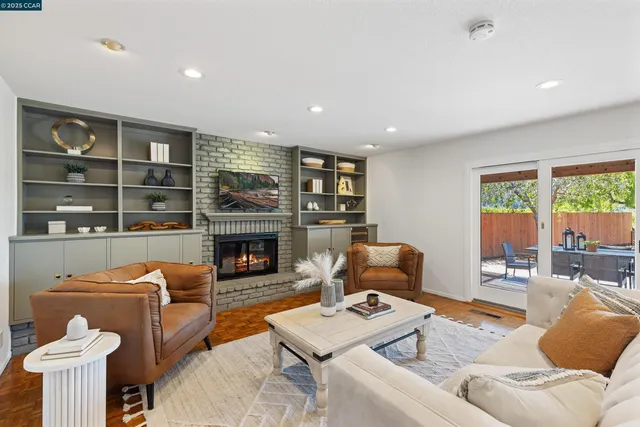 $2,150,000 | 11 Breck Court, Moraga, CA 94556