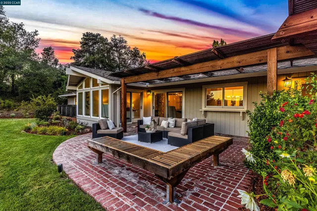 $2,150,000 | 11 Breck Court, Moraga, CA 94556