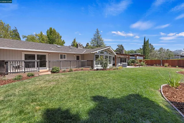 $2,150,000 | 11 Breck Court, Moraga, CA 94556