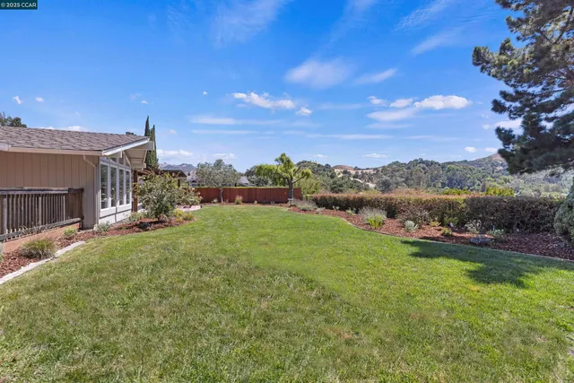 $2,150,000 | 11 Breck Court, Moraga, CA 94556