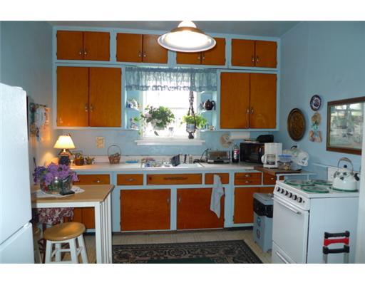1408 Chartiers Avenue McKees Rocks, PA 15136 - Photo 7 of 18 Kitchen.