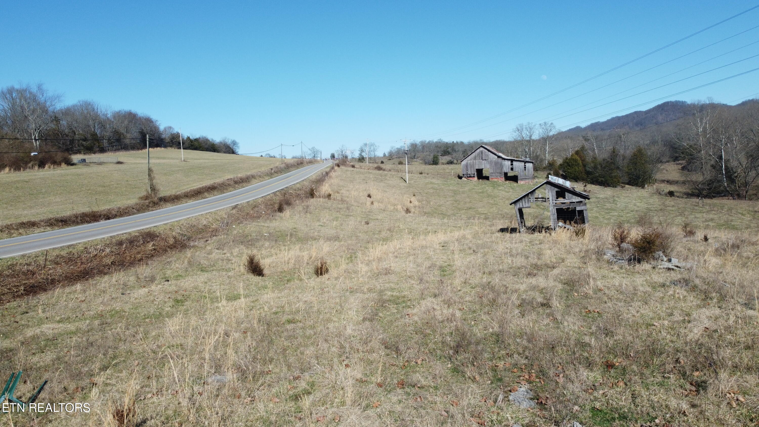 2645 Cedar Fork Road Tazewell, TN 37879 - Photo 5 of 13 Photo Feb 27 2026, 3 09 54 PM