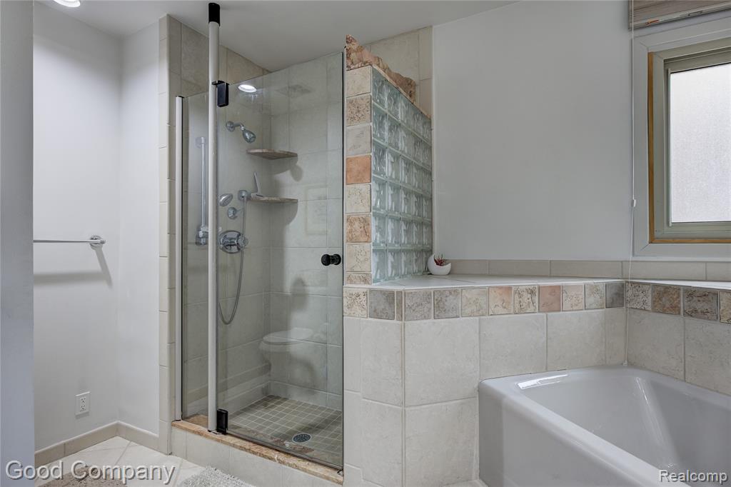 6255 Celeste Road West Bloomfield, MI 48322 - Photo 27 of 50