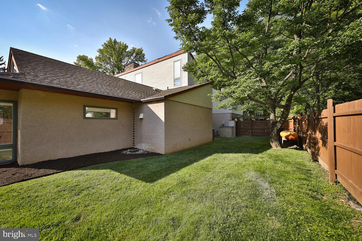 1130 Kingsley Road Rydal, PA 19046 - Photo 67 of 72 Side Yard