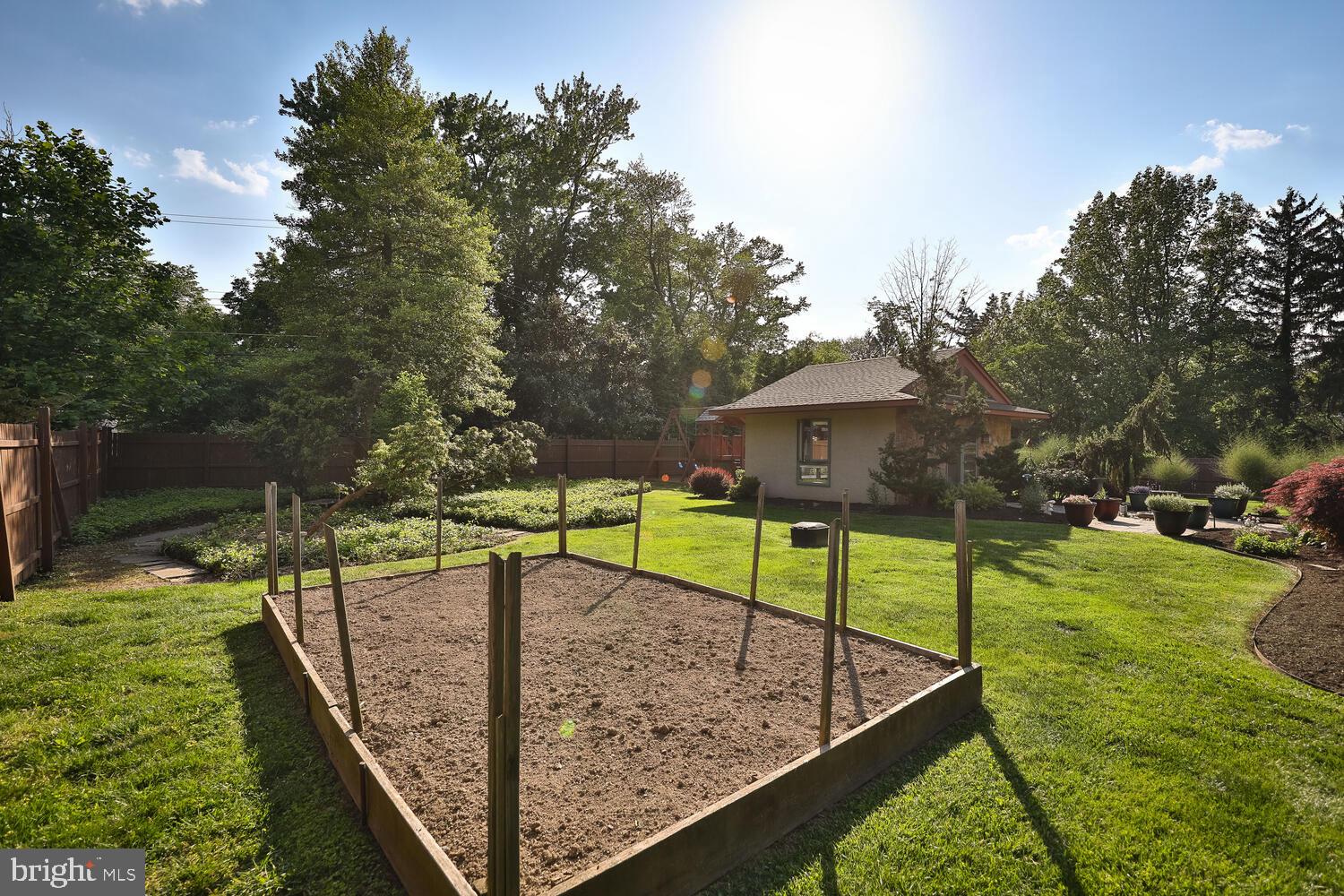 1130 Kingsley Road Rydal, PA 19046 - Photo 68 of 72 Garden