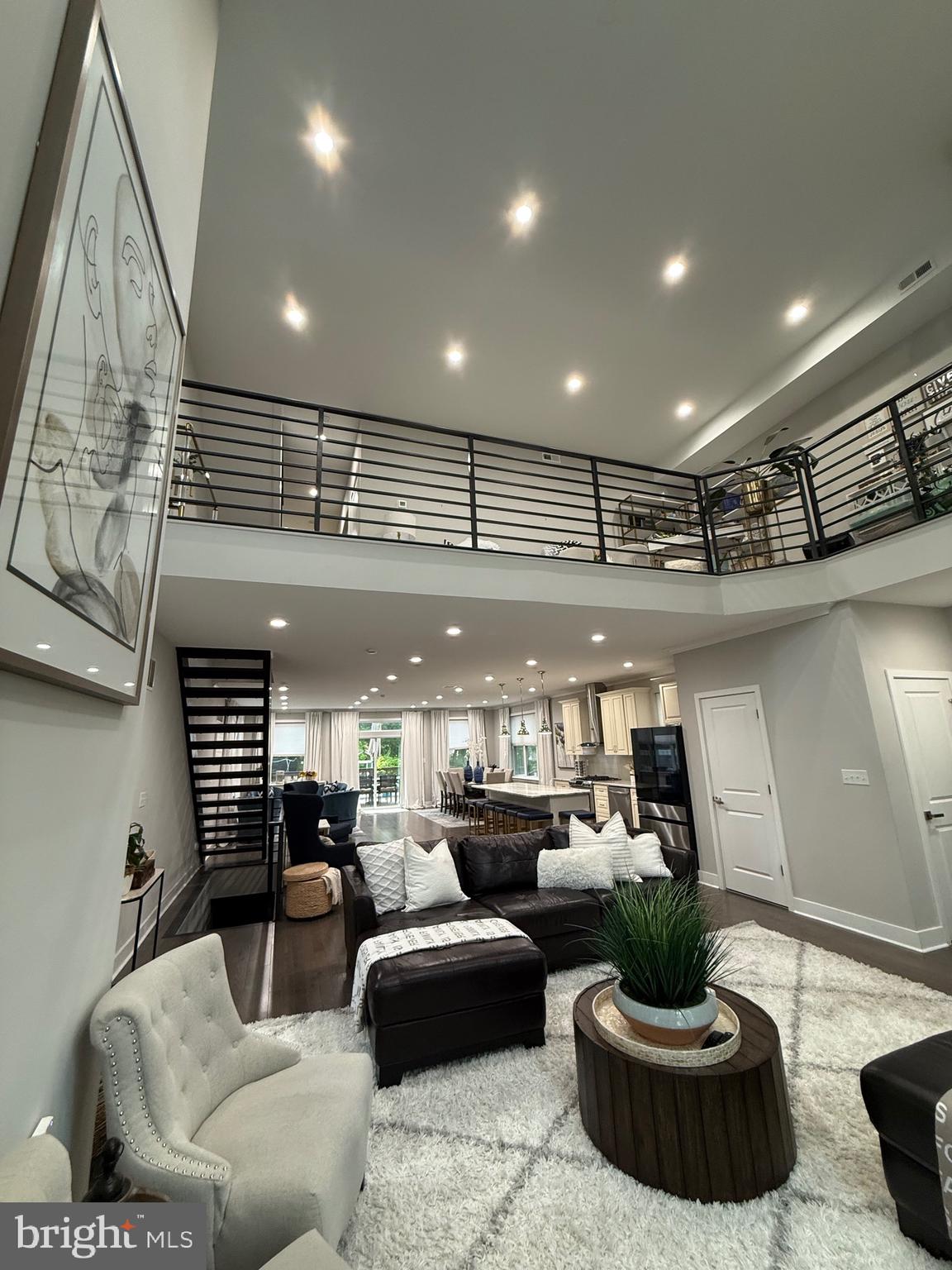 5301 Gainor Road Philadelphia, PA 19131 - Photo 4 of 11