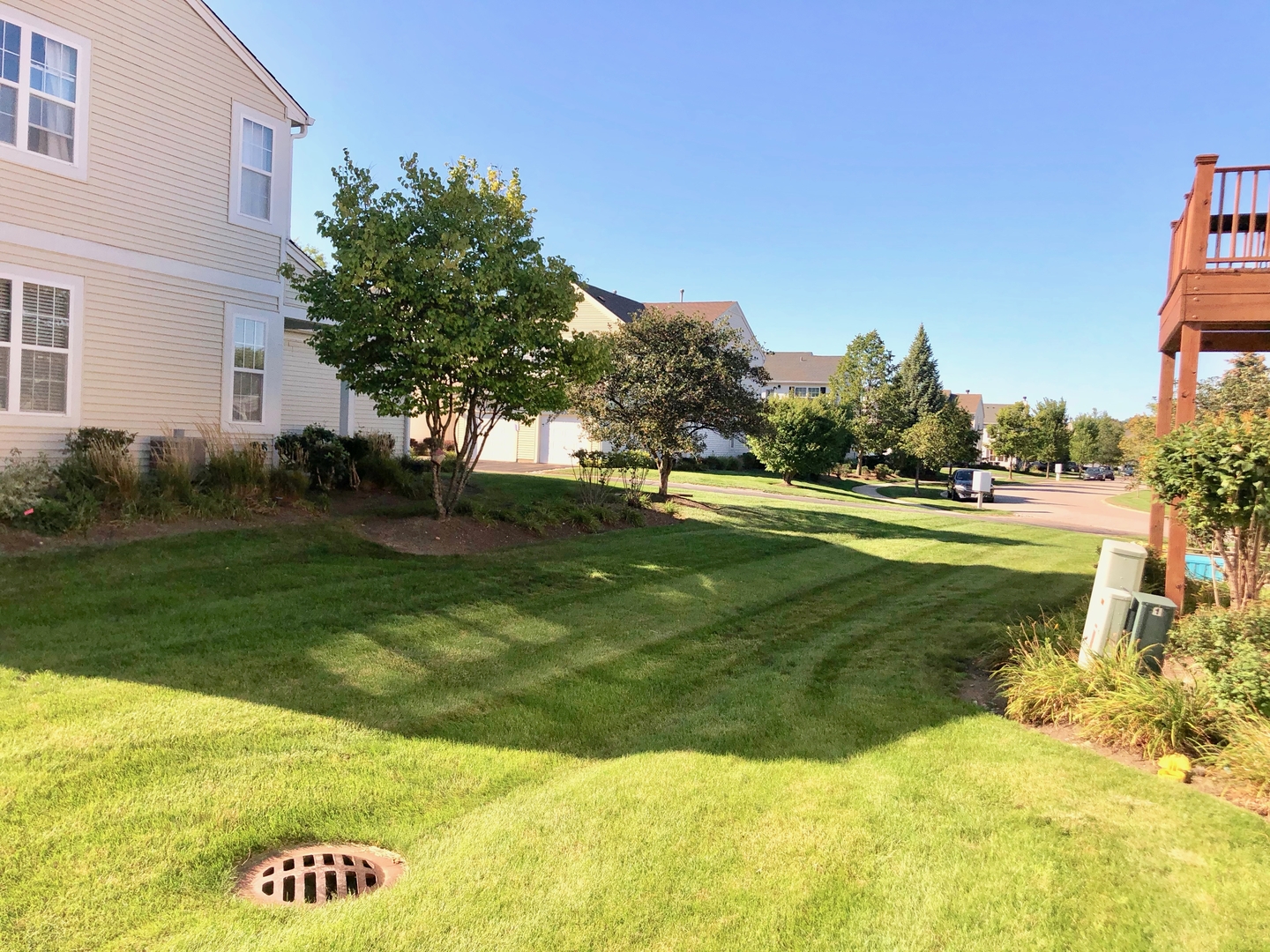 3072 Falling Waters Lane Lindenhurst, IL 60046 - Photo 18 of 27 a view of a garden