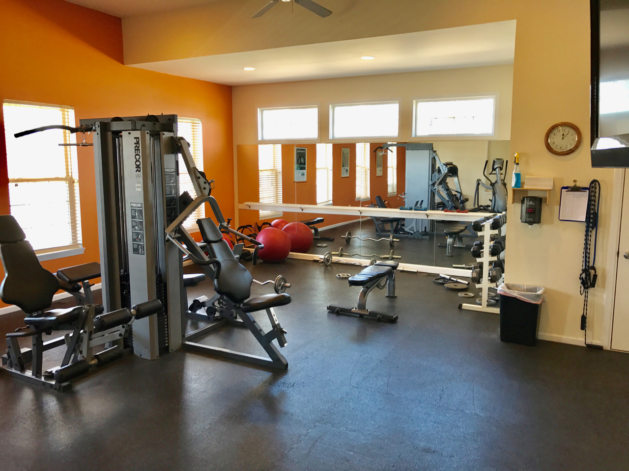 3072 Falling Waters Lane Lindenhurst, IL 60046 - Photo 23 of 27 a living room with furniture a window and gym equipment