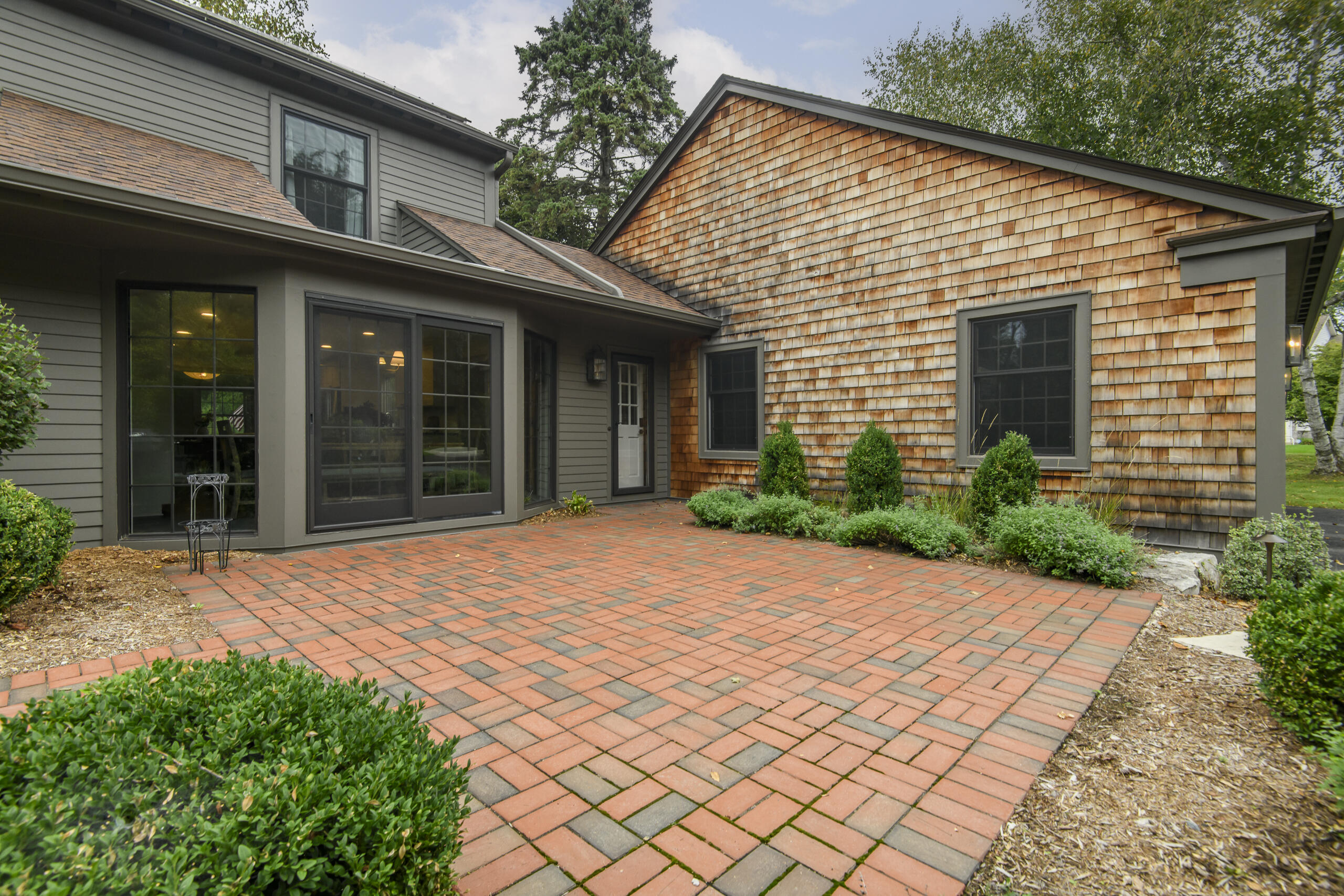 15025 Westover Road Elm Grove, WI 53122 - Photo 19 of 84 15025 Westover-09