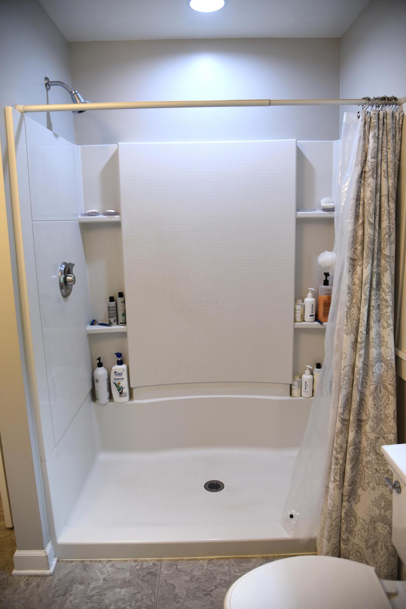 961 Lynbrook Road Columbus, OH 43235 - Photo 32 of 40 033