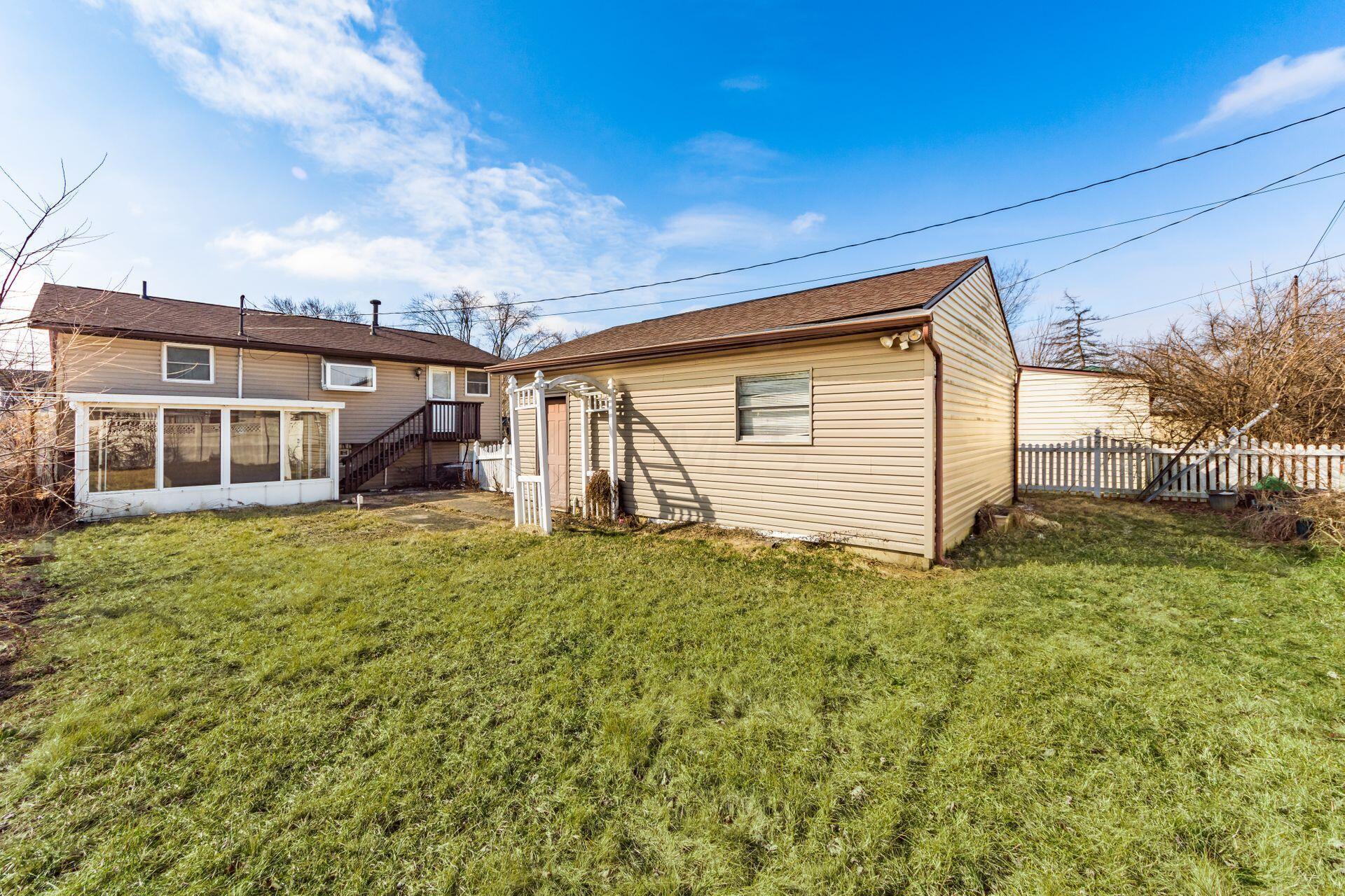 3880 Lynward Road Columbus, OH 43228 - Photo 30 of 34 Back