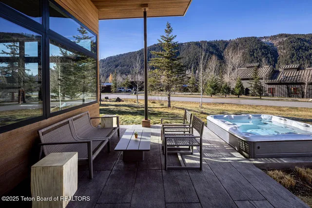 $3,495,000 | 14175 Drake Drive, Jackson, WY 83001